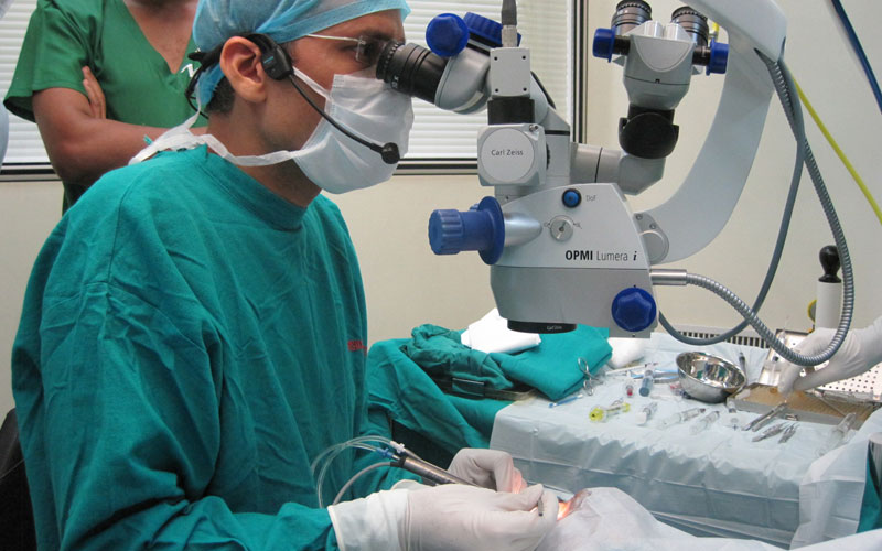  آیا عمل جراحی چشم درد دارد ؟
